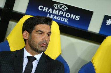Kharkiv, Ukrayna - 13 Eylül, 2017: Shakhtar Donetsk koçu Paulo Fonseca yakın çekim portre. Şampiyonlar Ligi. Shakhtar - Napoli. Metalist Stadyumu