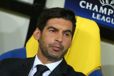 Kharkiv, Ukrayna - 13 Eylül, 2017: Shakhtar Donetsk koçu Paulo Fonseca yakın çekim portre. Şampiyonlar Ligi. Shakhtar - Napoli. Metalist Stadyumu