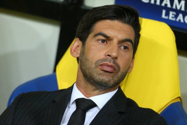 Kharkiv, Ukrayna - 13 Eylül, 2017: Shakhtar Donetsk koçu Paulo Fonseca yakın çekim portre. Şampiyonlar Ligi. Shakhtar - Napoli. Metalist Stadyumu