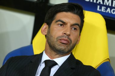 Kharkiv, Ukrayna - 13 Eylül, 2017: Shakhtar Donetsk koçu Paulo Fonseca yakın çekim portre. Şampiyonlar Ligi. Shakhtar - Napoli. Metalist Stadyumu