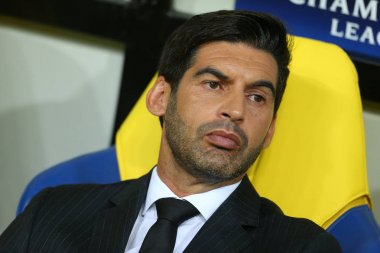 Kharkiv, Ukrayna - 13 Eylül, 2017: Shakhtar Donetsk koçu Paulo Fonseca yakın çekim portre. Şampiyonlar Ligi. Shakhtar - Napoli. Metalist Stadyumu
