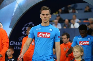 Kharkiv, Ukrayna - 13 Eylül, 2017: Arkadiusz Milik portre sahaya geliyor. Şampiyonlar Ligi. Shakhtar - Napoli. Metalist Stadyumu