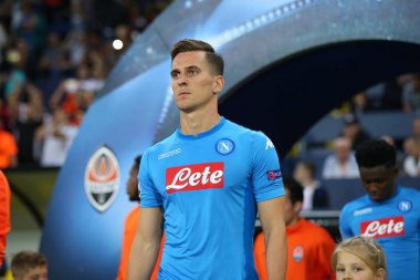 Kharkiv, Ukrayna - 13 Eylül, 2017: Arkadiusz Milik portre sahaya geliyor. Şampiyonlar Ligi. Shakhtar - Napoli. Metalist Stadyumu