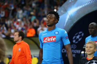 Kharkiv, Ukrayna - 13 Eylül, 2017: Ahmet Diawara portre sahaya geliyor. Şampiyonlar Ligi. Shakhtar - Napoli. Metalist Stadyumu