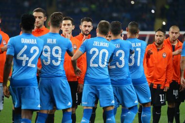 Kharkiv, Ukrayna - 13 Eylül, 2017: diğer her oyundan önce tebrik takım. Şampiyonlar Ligi. Shakhtar - Napoli. Metalist Stadyumu