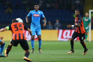 Kharkiv, Ukrayna - 13 Eylül, 2017: Ahmet Diawara ve Fred. Şampiyonlar Ligi. Shakhtar - Napoli. Metalist Stadyumu