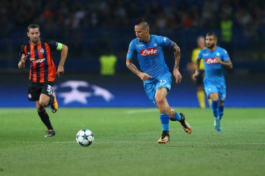 Kharkiv, Ukrayna - 13 Eylül, 2017: Marek del hızlı çalışır ve topla koşuyor. Şampiyonlar Ligi. Shakhtar - Napoli. Metalist Stadyumu