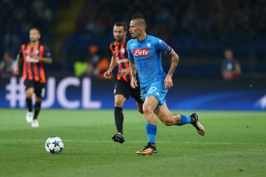 Kharkiv, Ukrayna - 13 Eylül, 2017: Marek del hızlı çalışır ve topla koşuyor. Şampiyonlar Ligi. Shakhtar - Napoli. Metalist Stadyumu