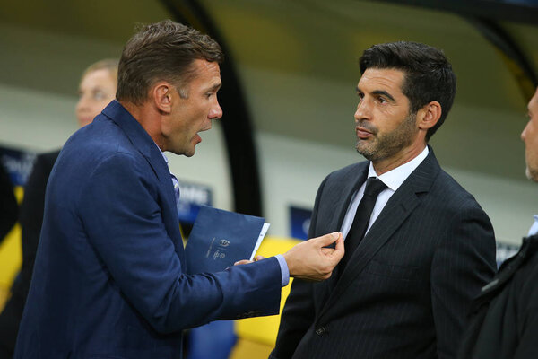 Харьков, Украина - 13 сентября 2017 года: тренеры сборной Украины и донецкого "Шахтера" Андрей Шевченко и Пауло Фонсека. Лига чемпионов. Шахтер - Наполи. Стадион Металлиста
