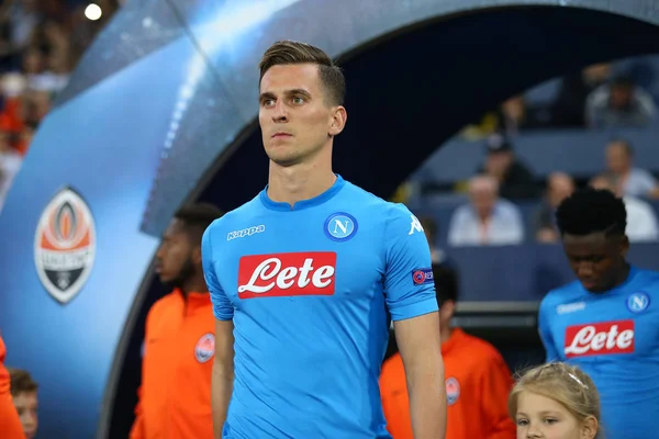 Kharkiv, Ukrayna - 13 Eylül, 2017: Arkadiusz Milik portre sahaya geliyor. Şampiyonlar Ligi. Shakhtar - Napoli. Metalist Stadyumu