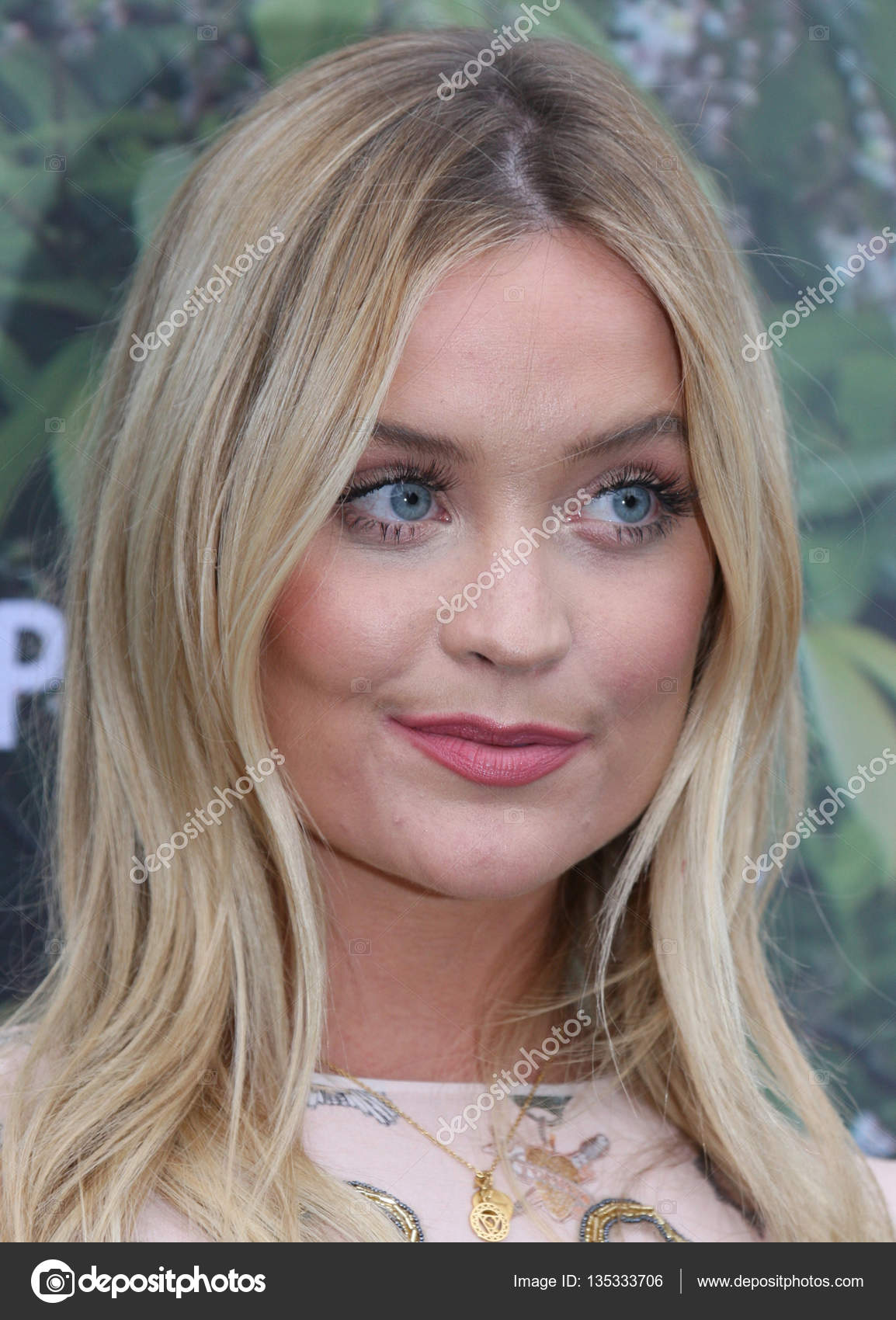 che esce con Laura Whitmore