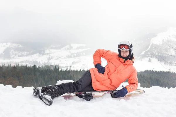 Κορίτσι με ένα snowboard — Φωτογραφία Αρχείου