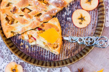 sonbahar elmalı turta