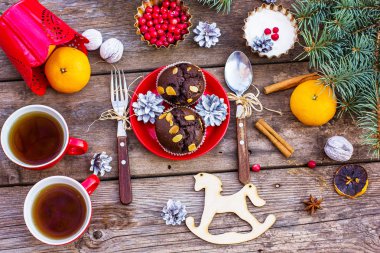 Noel masa dekorasyon ile