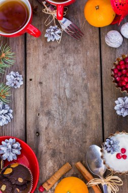 Noel masa dekorasyon ile