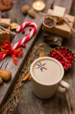 Noel ruh. şenlikli şık yer ayarları