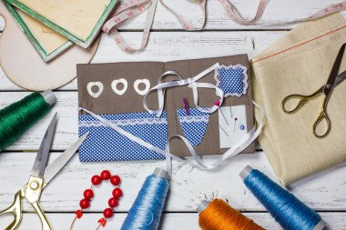 iğne işi arka plan enstrümanlar ile