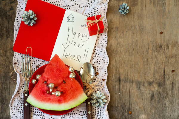 Рождественский стол с декором
. 