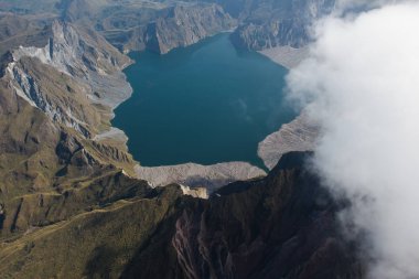 Mt. Pinatubo krater havadan, Filipinler