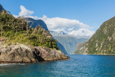Milford ses. Fiordland Milli Parkı, South Island, Yeni Zelanda