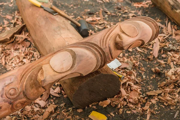 Wooden tam tams or split gongs sculpted out of tree trunks representative of the local men. Olal village Ranon,Ambrym island, Malampa prov, Vanuatu. — Stock Photo, Image