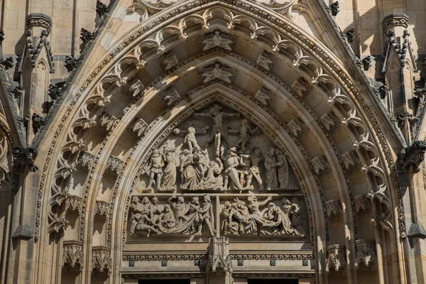 Catedral de São Vito em Praga, República Checa. Detalhe do grupo frontal — Fotografia de Stock