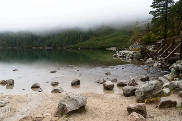 Montagna al lago Morskie Oko vicino a Zakopane, montagne Tatra — Foto Stock