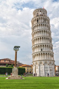 Eğik Pisa Kulesi İtalya