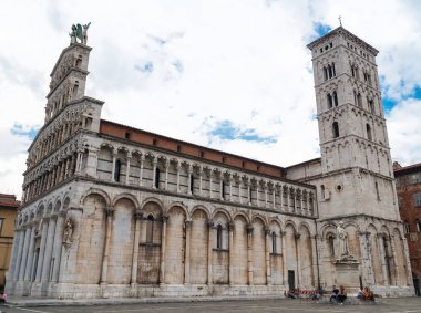 San Michele Ortaçağ Katedrali manzarası. Lucca, Toskana, İtalya.