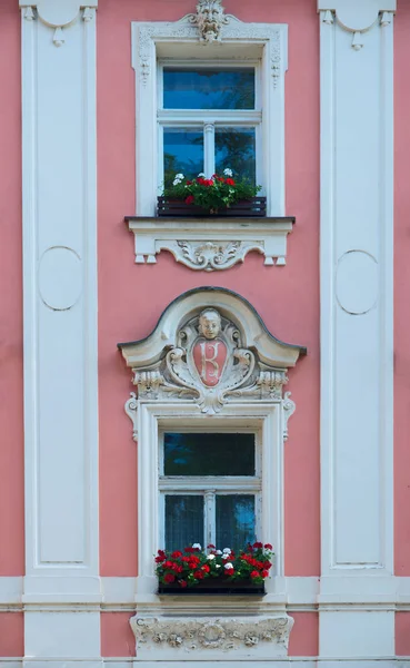 Old windows in Prague — Stock Photo, Image