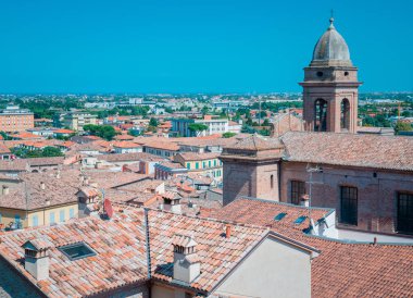 Santarcangelo görünümü kubbe eski kilise İtalya Rimini İtalya