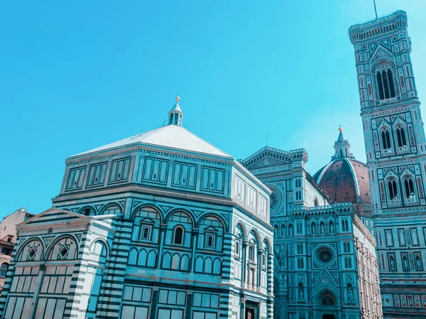 Duomo Santa Maria Del Fiore en Piazzale Michelangelo en Florencia, Toscana, Italia — Foto de Stock