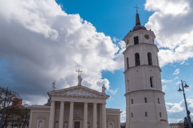 Katedral Bazilikası St Stanislaus ve St. Vladislav çan kulesi Vilnius, Litvanya Avrupa ile