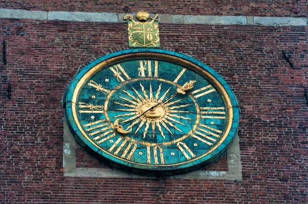 Close-up photo of the clock at the Wawel Cathedral. Krakow, Poland — Stock Photo, Image