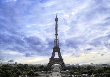 Ünlü ve güzel Eyfel Kulesi Paris, Fransa