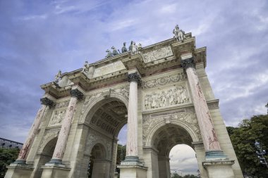 Paris 'te Zafer Takı du Atlıkarınca