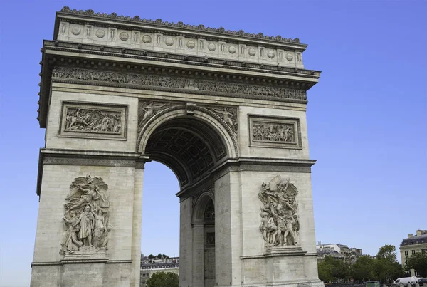 Αψίδα του Θριάμβου στο Παρίσι μια φθινοπωρινή ημέρα στη Γαλλία — Φωτογραφία Αρχείου