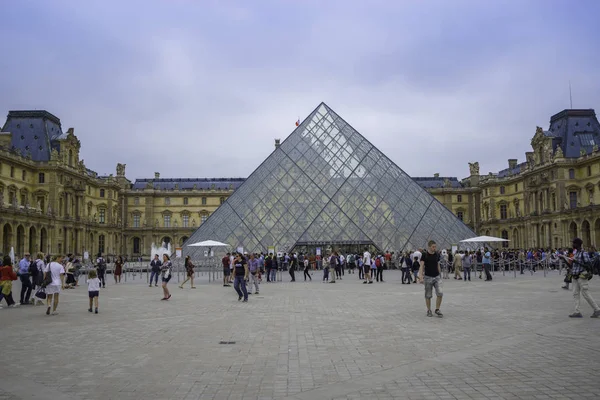 ルーブル美術館パリ フランス 2017 年 9 月への入り口 — ストック写真