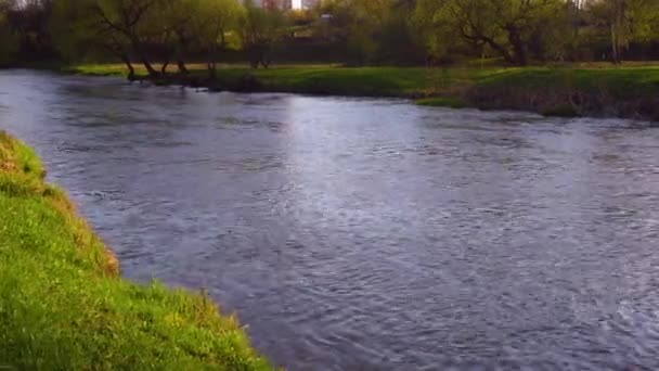 Крупним планом блакитна річка — стокове відео