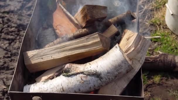 Zapłonu Kociołek Drewniany Drewno Opałowe Film Zwolnionym Tempie — Wideo stockowe