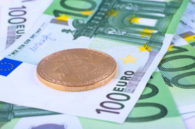 Makro fotoğraf - Avrupa para birimi, Euro ve bitcoin arka plan