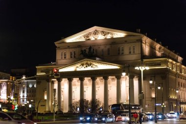 Bolshoy tiyatro ışıkları ile gece manzarası. Rusya. Moskova
