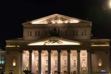 Bolshoy tiyatro ışıkları ile gece manzarası. Rusya. Moskova