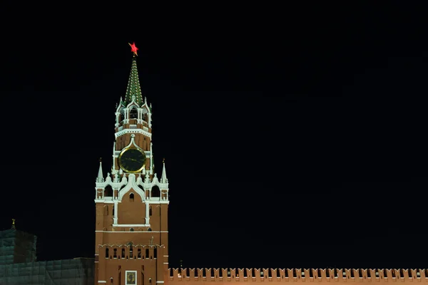 Россия. В Москве. Московский Кремль в ясную ночь — стоковое фото