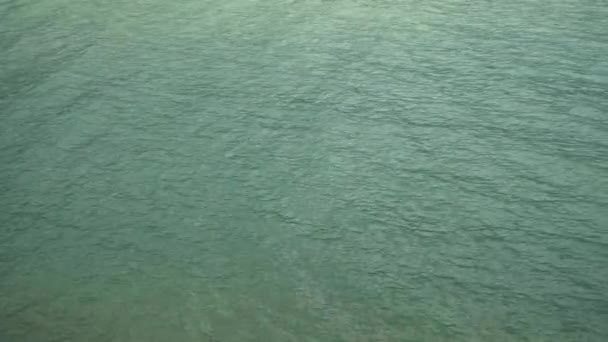 Surface de la mer. Mer calme. Calme en mer 