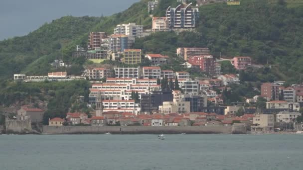 Черногория Будва. Вид на старую часть Будвы — стоковое видео