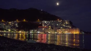 Karadağ. Budva Riviera sahilinin manzarası