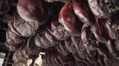 Karadağ usulü domuz eti veya jambon, prosciutto