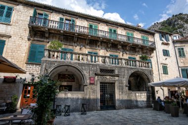 Kotor Montenegro Eylül 2019. Eski müze binasının manzarası