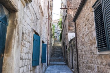 Dubrovnik 'in eski kasabasındaki Dar Sokak. Hırvatistan